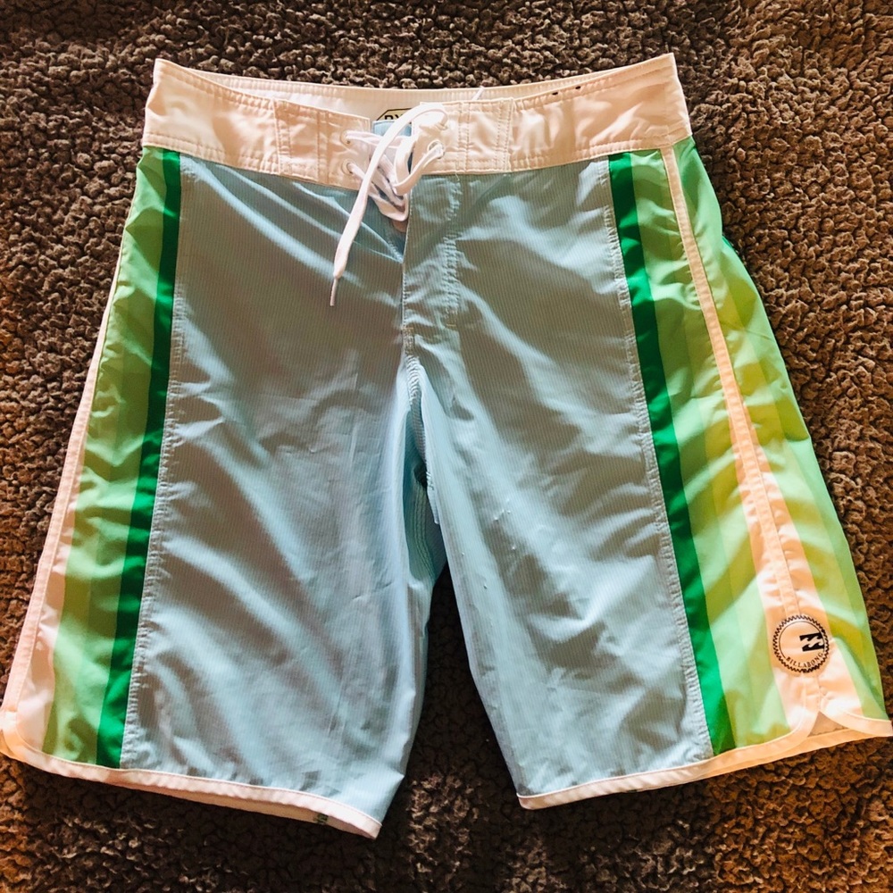 Mens Billabong Boarshorts size 29.